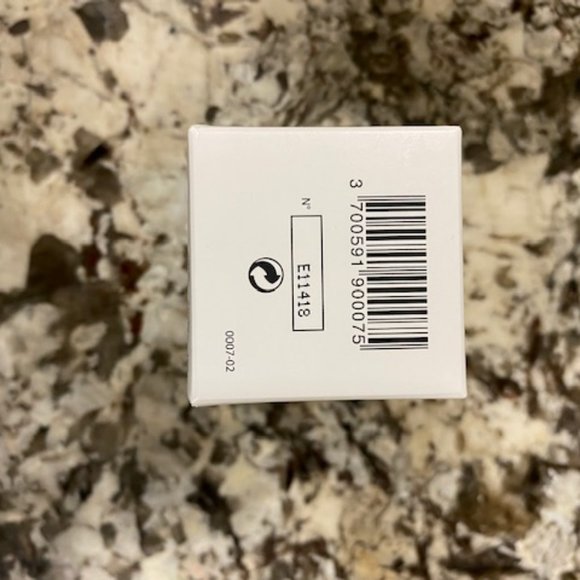 **NEW** PATYKA Double Action Smoothing Scrub - Picture 4 of 5